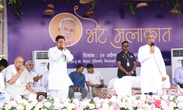 पश्चिम विधानसभा में मुख्यमंत्री भेंट मुलाकात के दौरान विकास की गंगा बही 1 aamaadmi.in