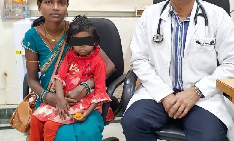 डॉ. भीमराव अम्बेडकर अस्पताल के हार्ट, चेस्ट और वैस्कुलर सर्जरी विभाग में 9 किलो वजनी 3 साल की मासूम के फेफड़े से निकला 1.5 किलोग्राम का ट्यूमर 1 aamaadmi.in