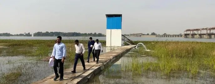 एनीकट से तालाब भरने की योजना का क्रेडा सीईओ ने किया आकस्मिक निरीक्षण 1 aamaadmi.in