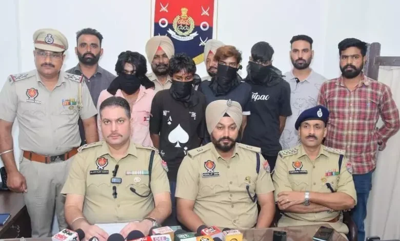 अमृतसर: 10 मोबाइल फोन के साथ चार सदस्यीय गिरोह पुलिस के चढ़े हत्थे