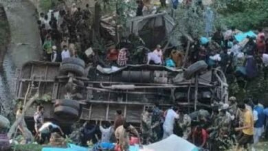 जम्मू कश्मीर: बडगाम में BSF जवानों से भरी बस खाई में गिरी, 28 घायल