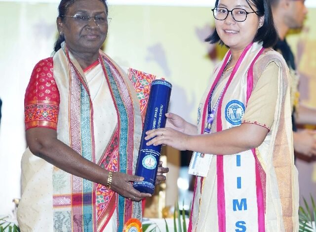 चिकित्सक हमेशा मानवीय मूल्यों के साथ कार्य करें: राष्ट्रपति द्रौपदी मुर्मु 1 aamaadmi.in