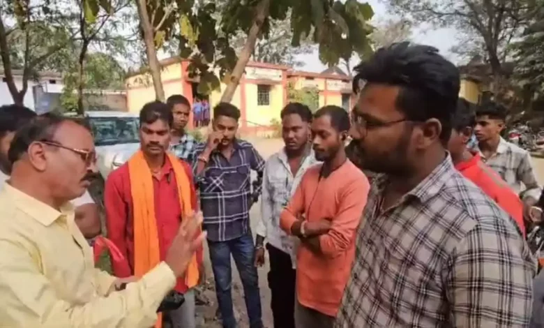कोरबा स्कूल में 'जय श्रीराम' कहने पर शिक्षक ने बच्चों की पिटाई की