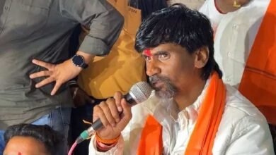 महाराष्ट्र में मनोज जरांगे का यू-टर्न: चुनाव में अब किस पार्टी और उम्मीदवार को करेंगे सपोर्ट