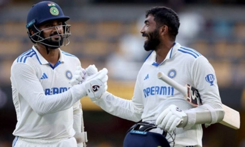 IND vs AUS: ब्रिस्बेन टेस्ट: जडेजा और आकाशदीप की पारियों ने भारत को मुश्किल से उबारा 1 IND vs AUS: ब्रिस्बेन टेस्ट: जडेजा और आकाशदीप की पारियों ने भारत को मुश्किल से उबारा
