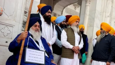 पंजाब के पूर्व डिप्टी सीएम सुखबीर सिंह बादल को जूते और जूठे बर्तन साफ करने की सजा