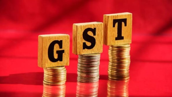 अब रेडीमेड गारमेंट्स और सिगरेट, तंबाकू के जीएसटी दरों में होगी बढ़ोतरी