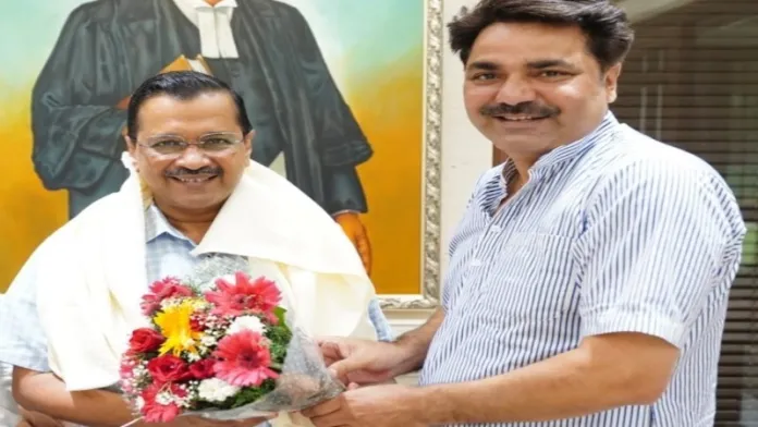 गैंगस्टर के संपर्क में केजरीवाल के विधायक Naresh Balyan
