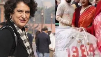 संसद में अपराजिता सारंगी ने प्रियंका गांधी को '1984' लिखा बैग दिया