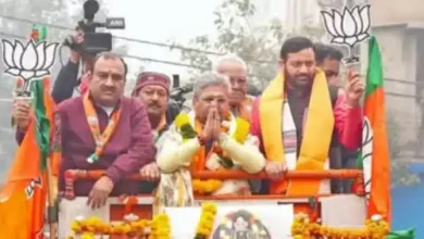 दिल्ली चुनाव 2025: दुष्यंत गौतम का नामांकन और चुनावी माहौल