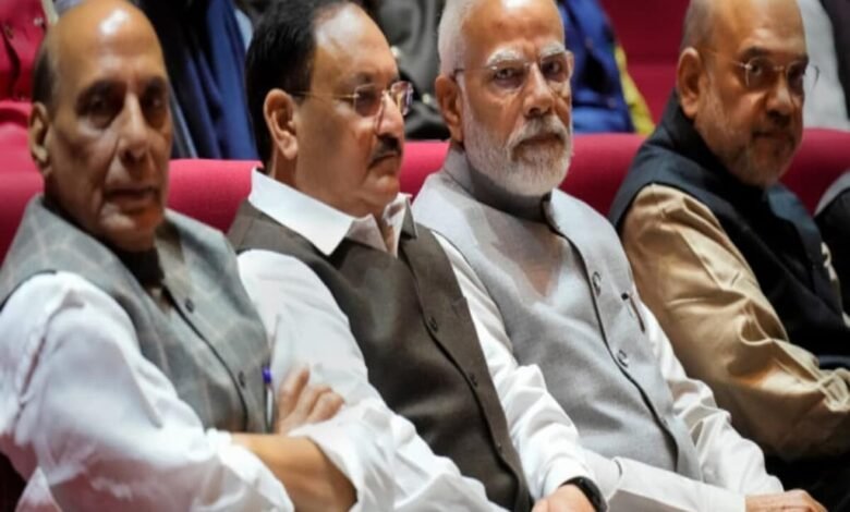 Delhi Chunav 2025: बीजेपी की दो मुस्लिम उम्मीदवारों के बीच हिंदू वोटों को साधने की कोशिश 1 Delhi Chunav 2025: बीजेपी की दो मुस्लिम उम्मीदवारों के बीच हिंदू वोटों को साधने की कोशिश