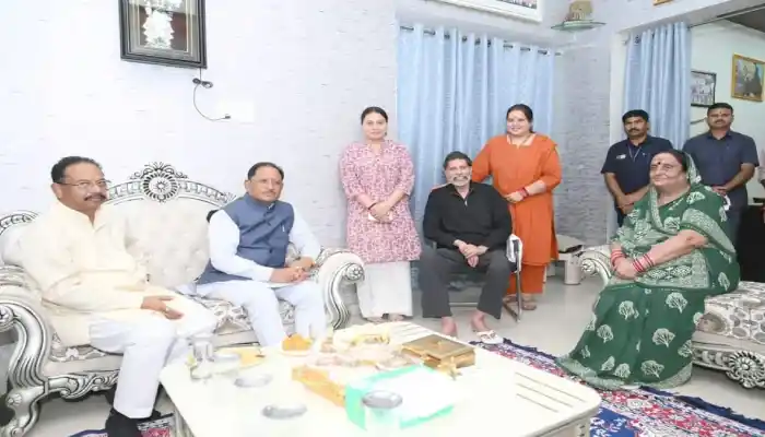 सीएम साय ने BJP प्रदेश अध्यक्ष किरण सिंह देव से की मुलाकात, स्वास्थ्य का जाना हाल 1 aamaadmi.in