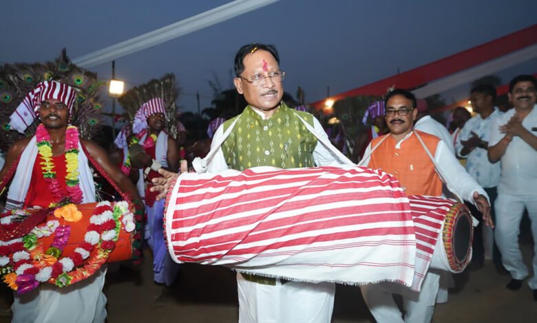 आदिवासी समाज का इतिहास गौरवशाली, हमारी संस्कृति और प्रकृति संरक्षण की परंपरा पूरे देश के लिए प्रेरणा : मुख्यमंत्री विष्णु देव साय 1 aamaadmi.in