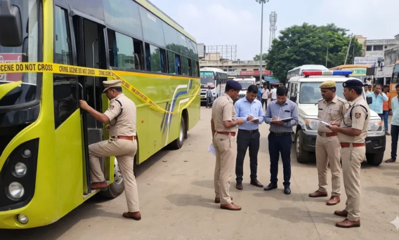बस के अंदर फांसी पर लटकी मिली कंडक्टर की लाश, मचा हड़कंप 1 aamaadmi.in