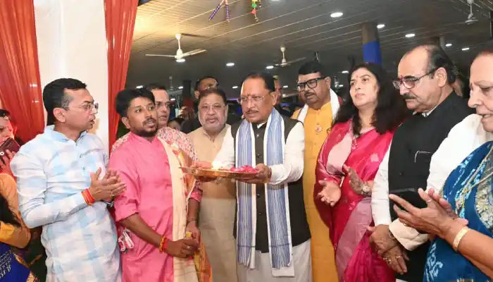 मुख्यमंत्री निवास में गरबा महोत्सव की धूम, भक्ति और उल्लास के रंग में रंगा आयोजन 1 aamaadmi.in