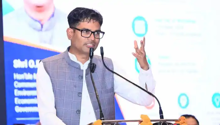 रायगढ़ में बनेगा एआई एक्सीलेंस सेंटर, युवाओं को नई तकनीक सीखने और नवाचार के मिलेंगे अवसर: वित्त मंत्री ओ.पी. चौधरी 1 aamaadmi.in