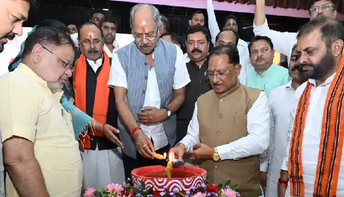 प्रधानमंत्री नरेंद्र मोदी के जनसेवा के 25 वर्ष देश के विकास और परिवर्तन की प्रेरक यात्रा : मुख्यमंत्री विष्णुदेव साय 1 aamaadmi.in