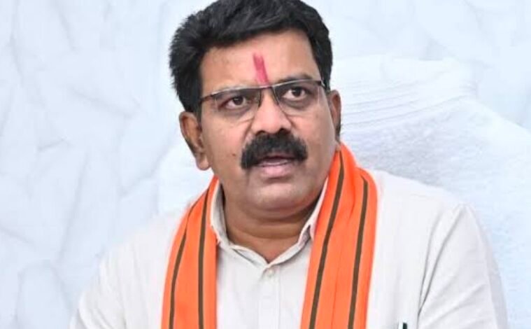 पीएम आवास निर्माण में गड़बड़ी और गरीबों के हक की राशि में हेराफेरी कतई बर्दाश्त नहीं, दोषियों पर होगी सख्त कार्रवाई - उप मुख्यमंत्री विजय शर्मा 1 aamaadmi.in