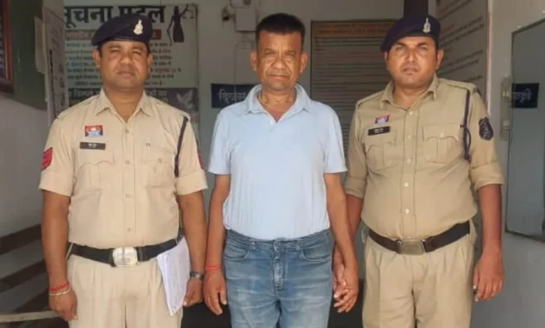 8 साल तक छिपाकर रखे हीरे, बेचने निकला तो पुलिस ने रंगे हाथों दबोचा, 10.15 लाख का माल बरामद 1 aamaadmi.in